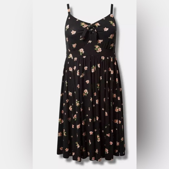 Torrid Super Soft Tie Front Skater Dress Jumbo Spaced Florals Deep Black Sz 2 - Picture 4 of 14